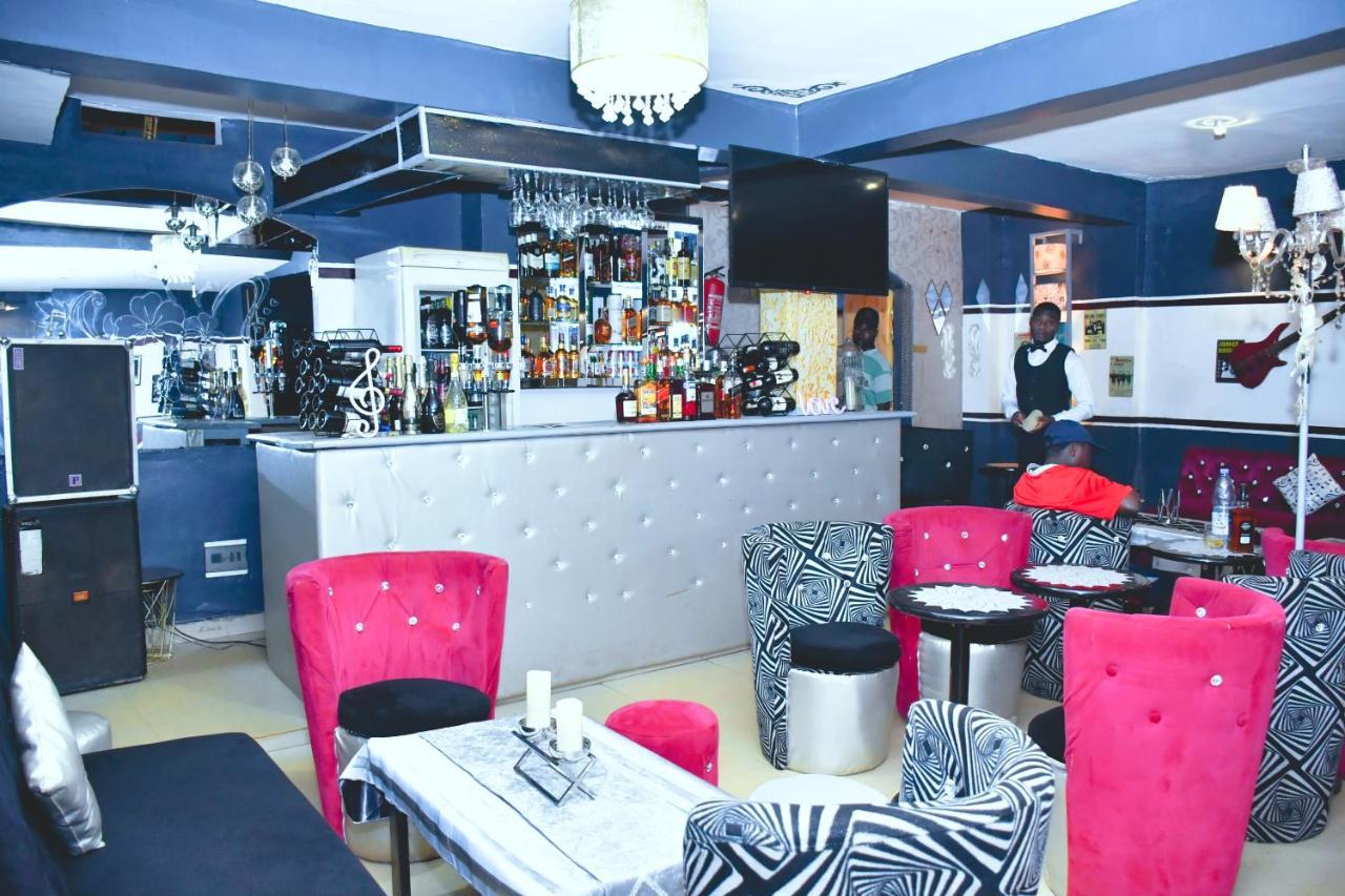 Hotel Restaurant Constellation Tchang Dış mekan fotoğraf