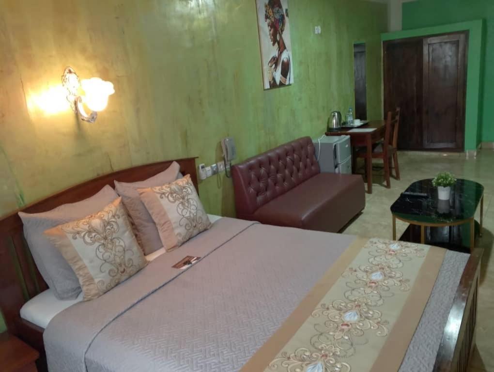 Hotel Restaurant Constellation Tchang Dış mekan fotoğraf