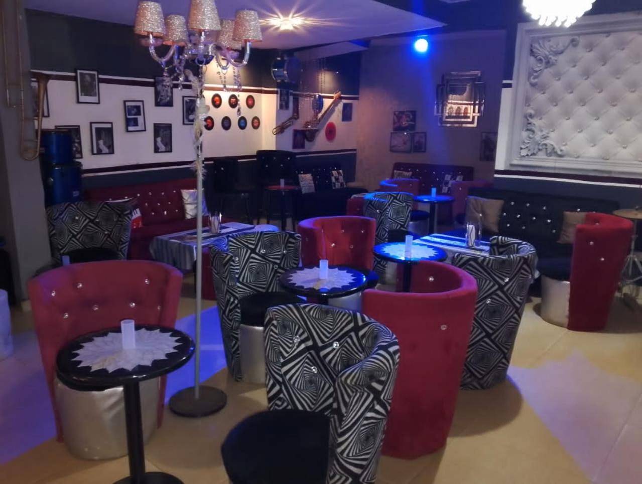 Hotel Restaurant Constellation Tchang Dış mekan fotoğraf