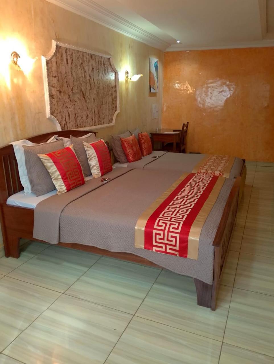 Hotel Restaurant Constellation Tchang Dış mekan fotoğraf